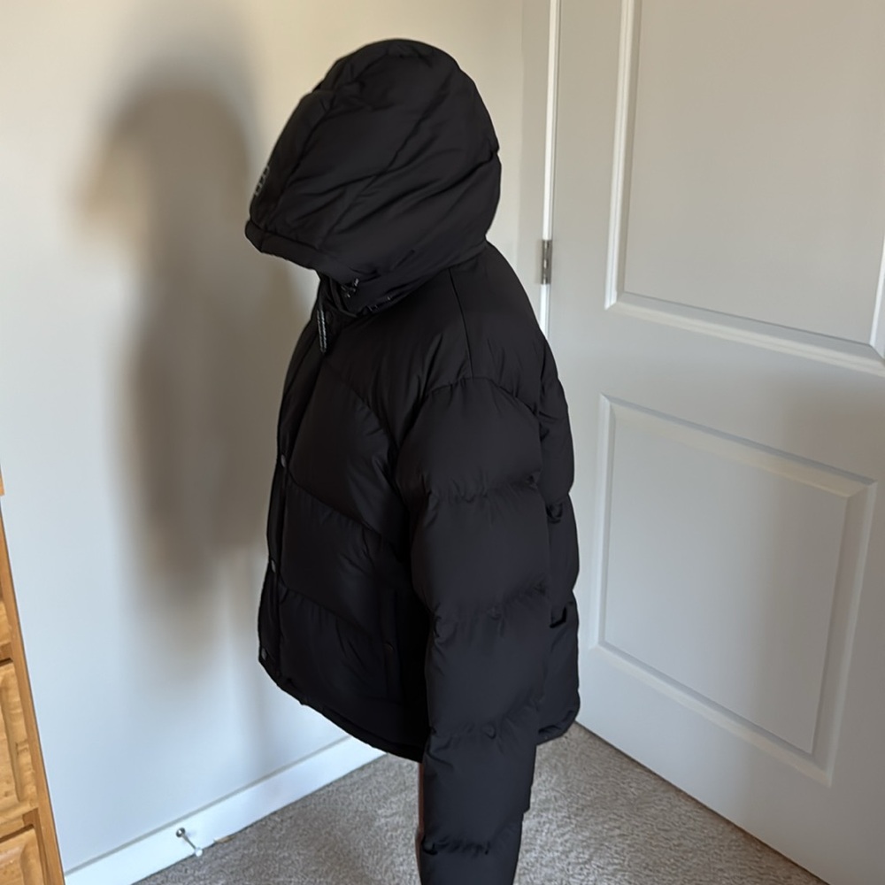 Aritzia Super Puff Shorty Jacket Black Sold Out size Large - Picture 9 of 12